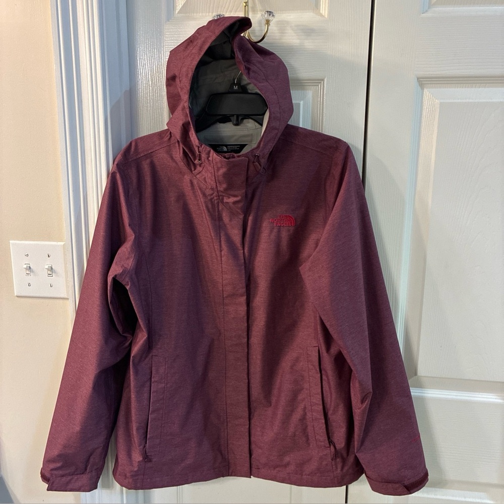 The North Face Women's Hooded Rain Jacket in Deep Plum SZ L